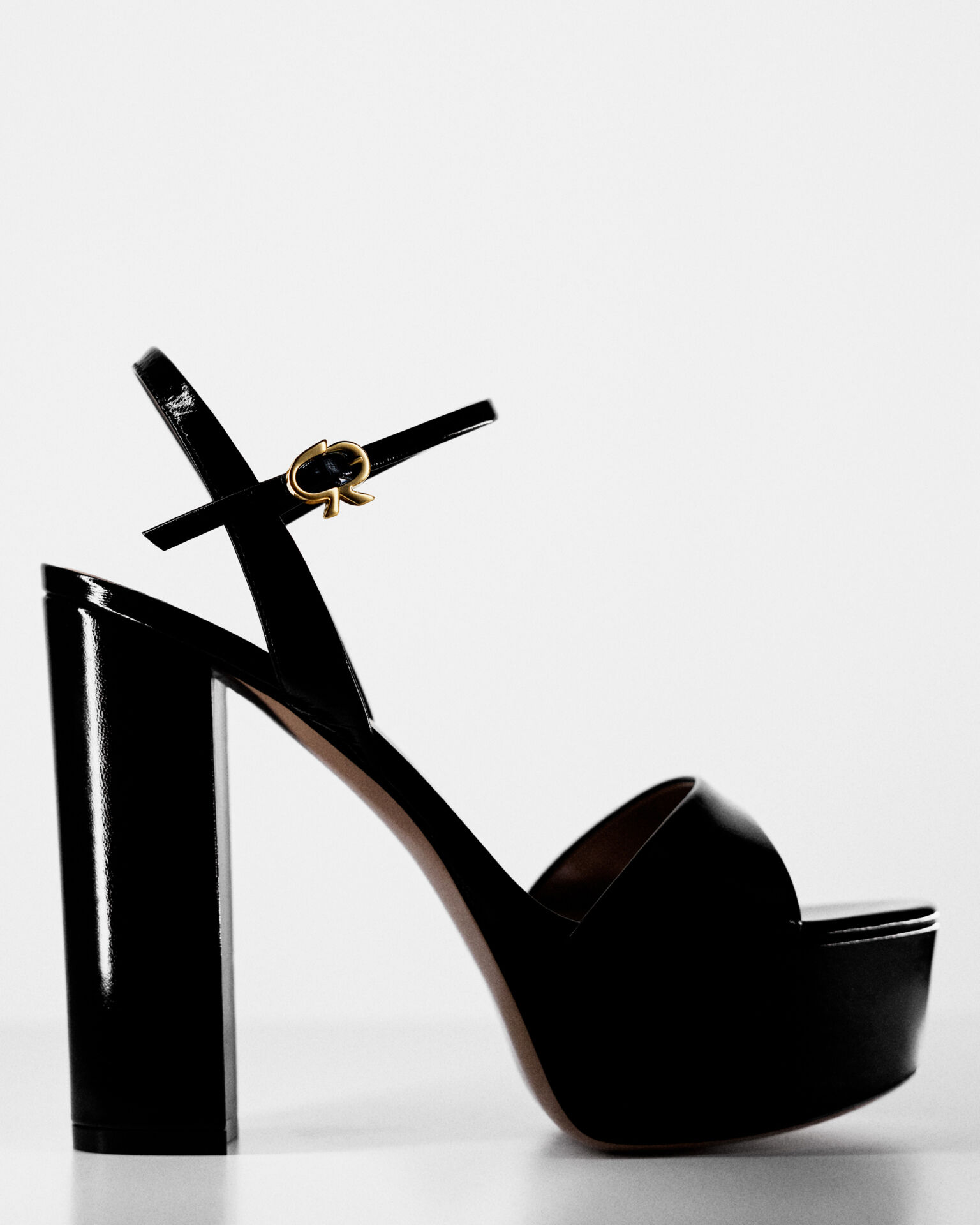 Gianvito Rossi: Italian Luxury Shoes and Accessories
