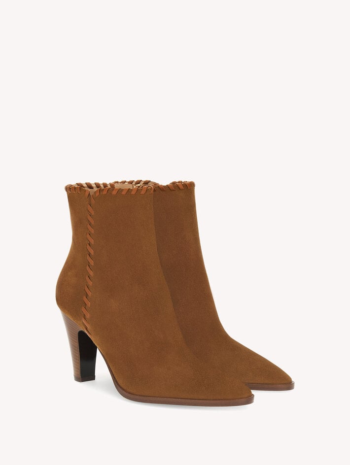 ZAIRA BOOTIE