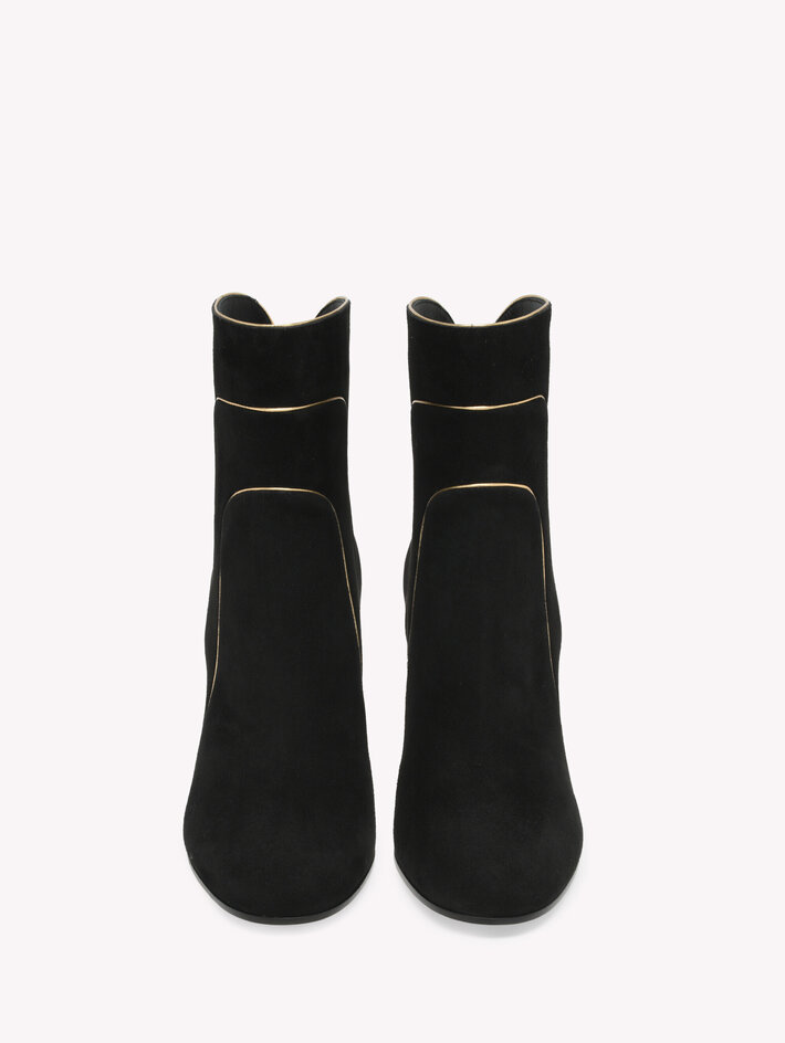 JULIETTE BOOTIE