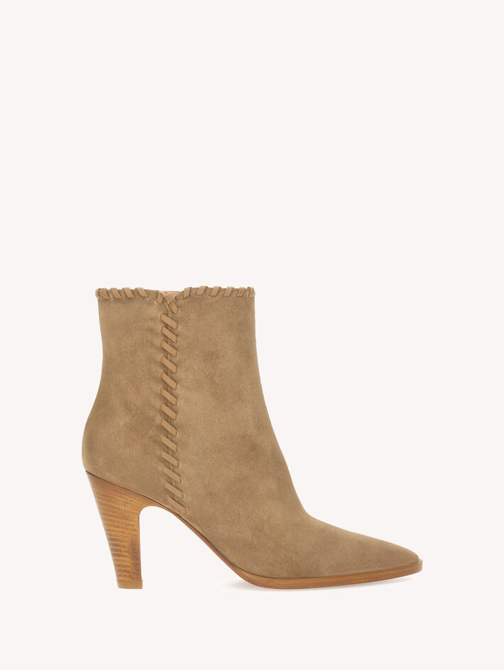ZAIRA BOOTIE