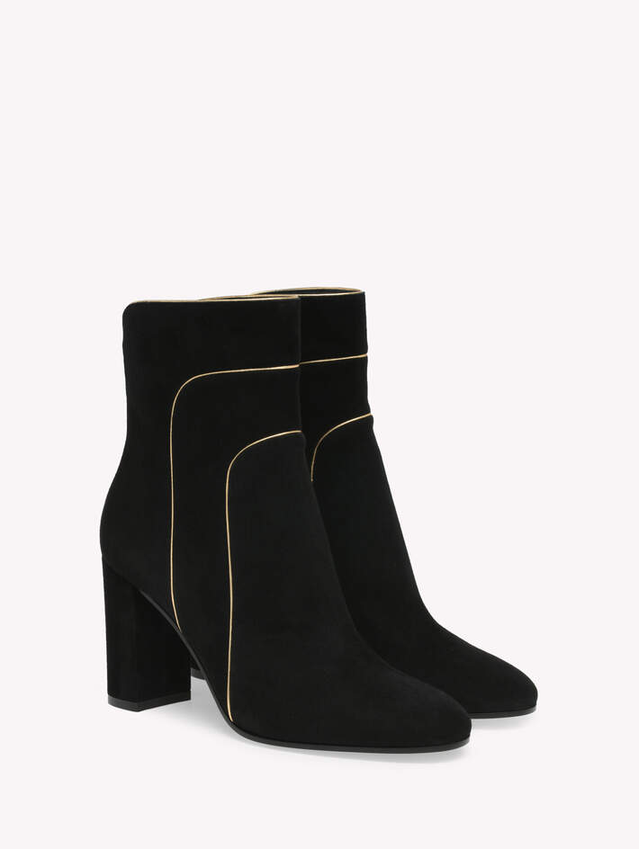 JULIETTE BOOTIE image number 2
