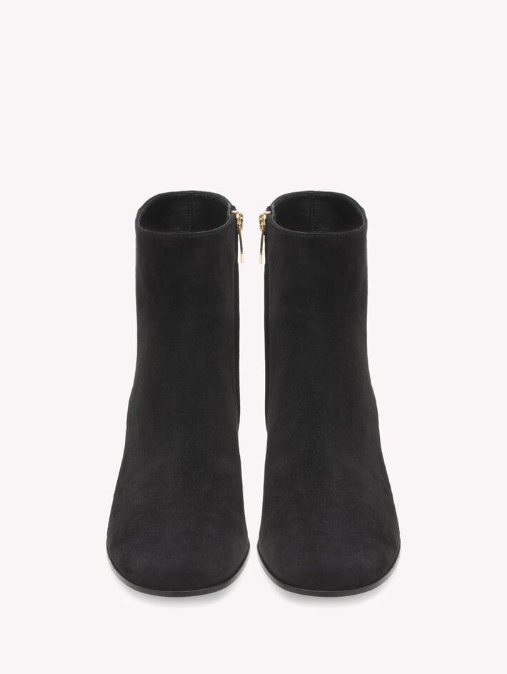 JOELLE 45 image number 3