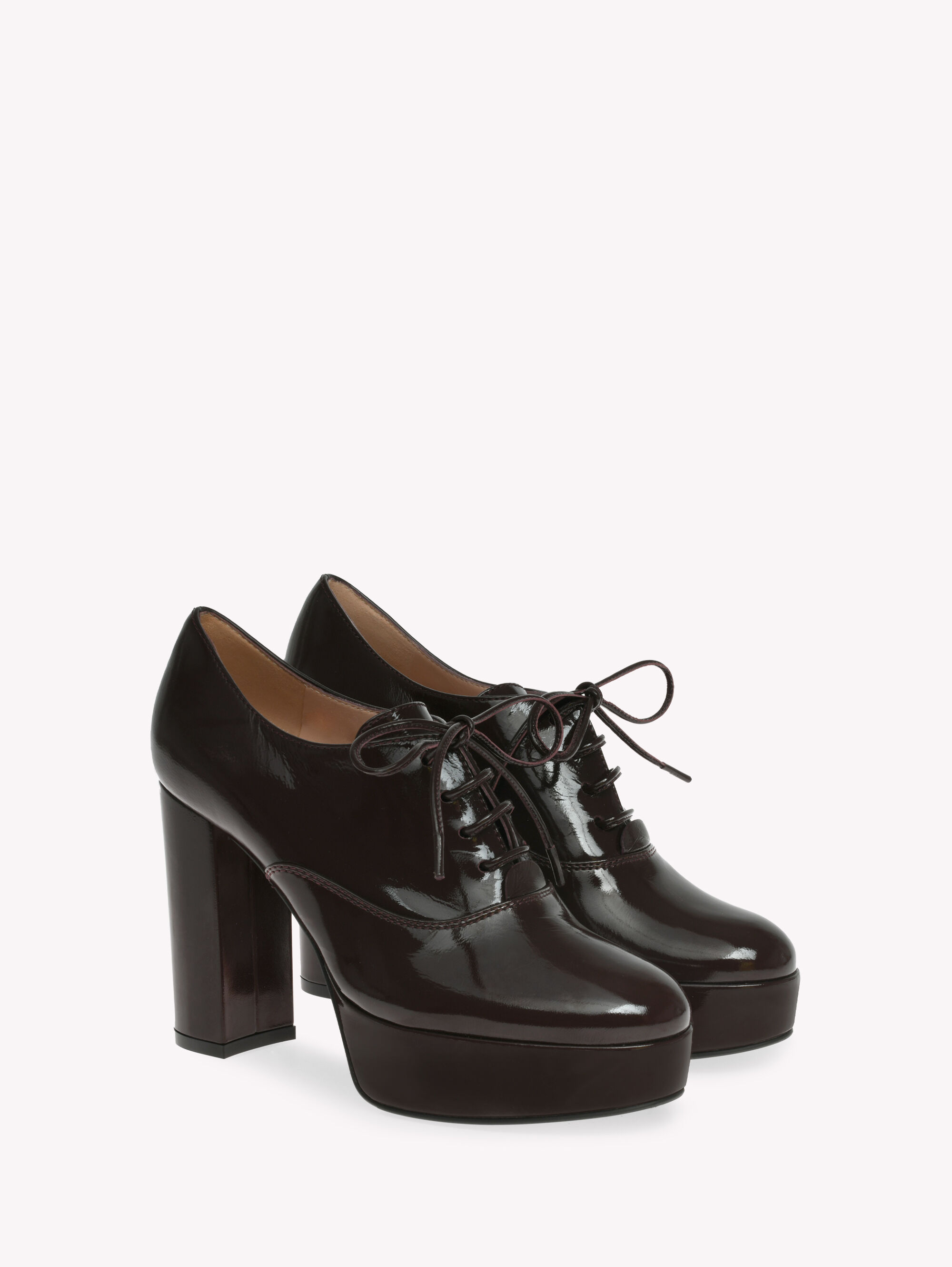 ジャンヴィトGianvito Rossi 黒 エナメル ポインテッドトゥ 6.5 チャンキーヒール ポインテッドトゥパンプス（シューズ
