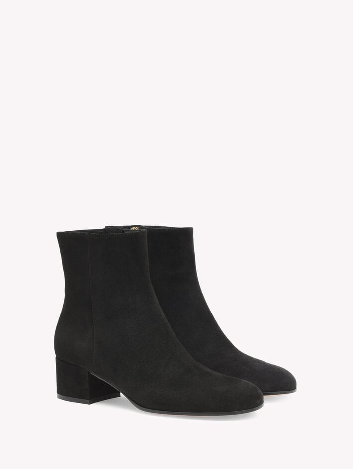 JOELLE 45 image number 2