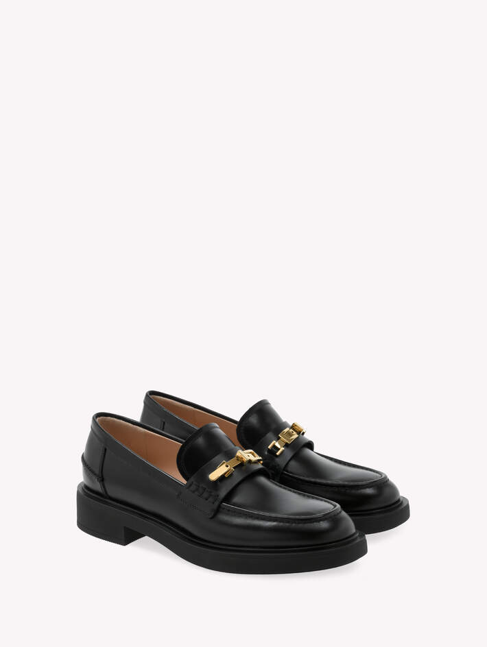 MARTINE image number 2