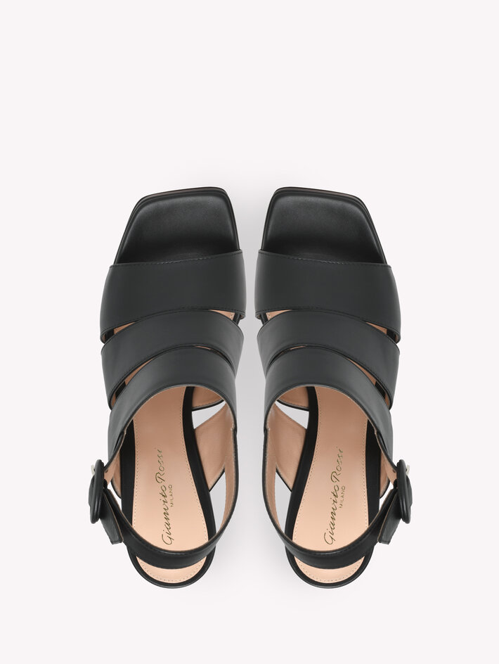 LYONNE image number 3