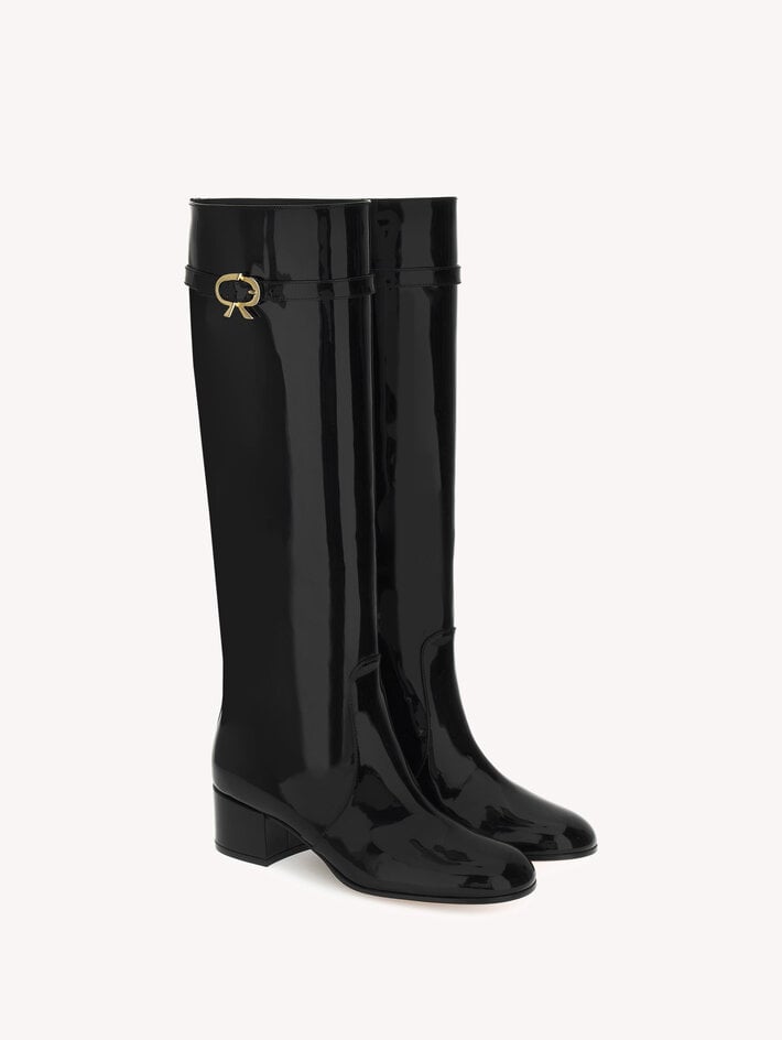 MARY BOOT