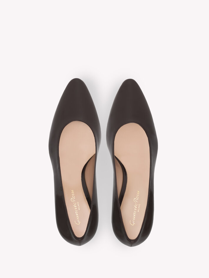 AMELIA 55 image number 3