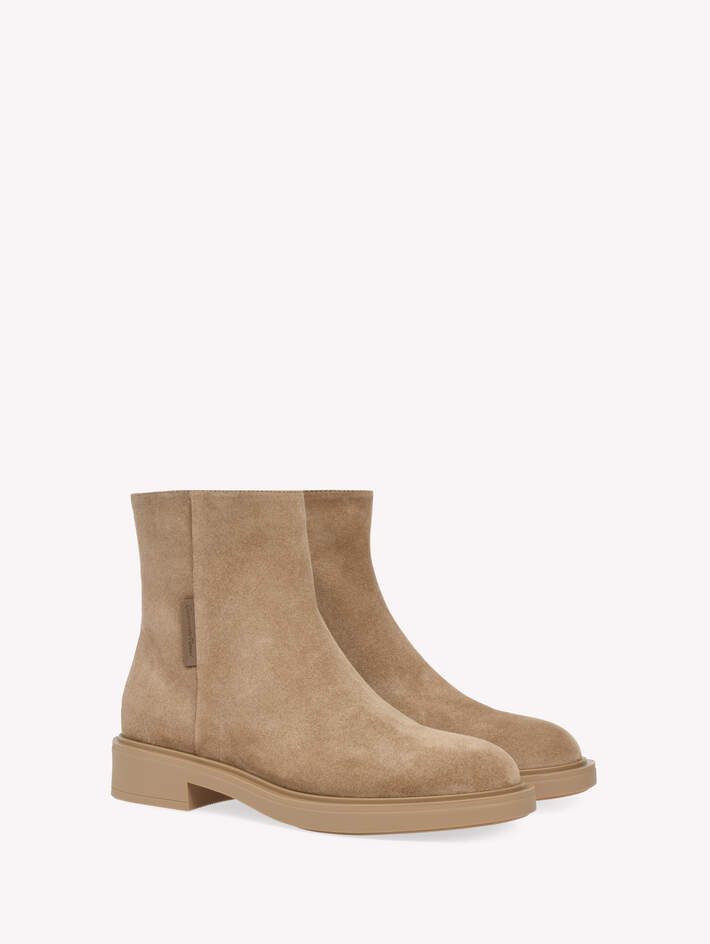 LEXINGTON BOOTIE image number 2