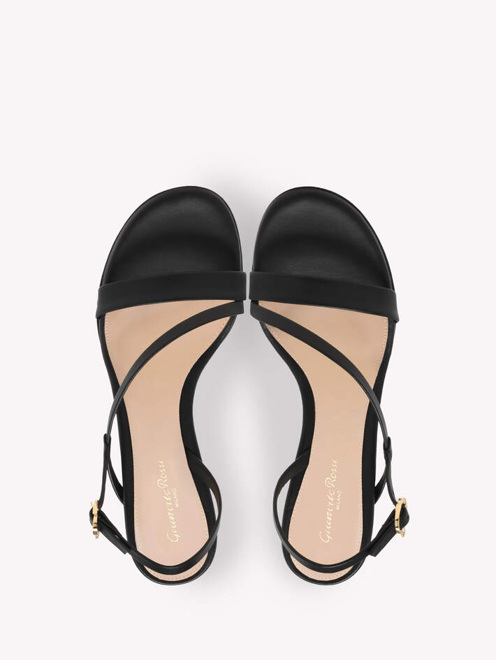BETSEY numero immagine 3