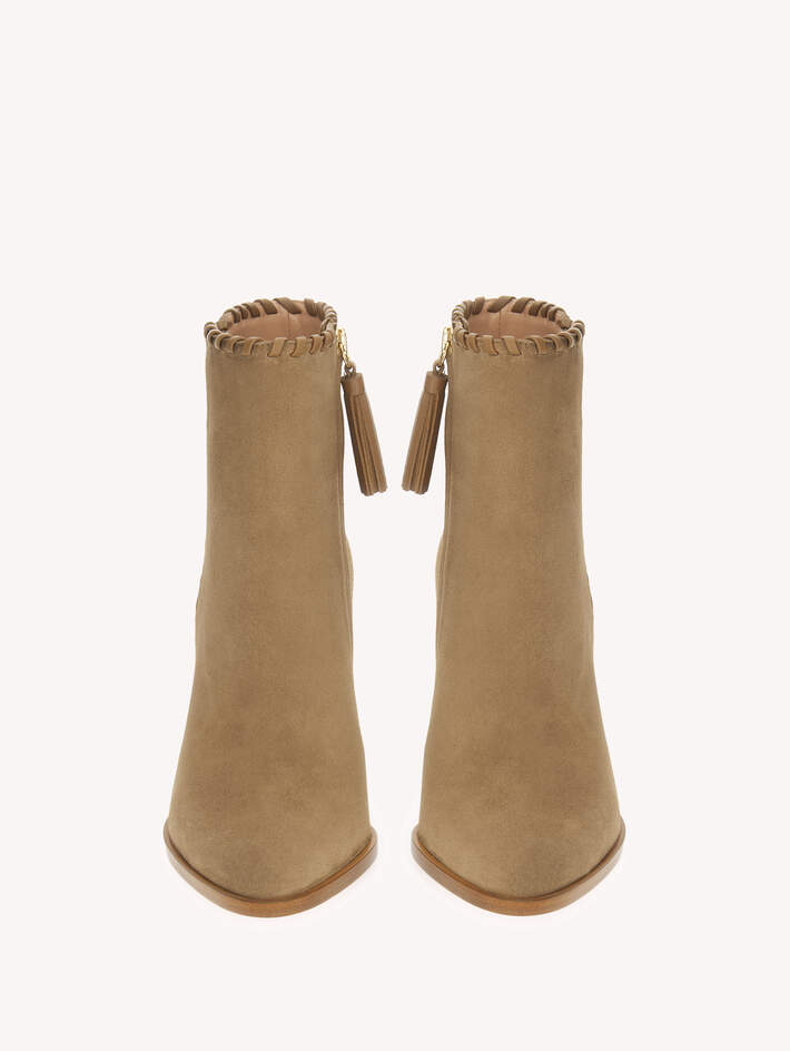 ZAIRA BOOTIE