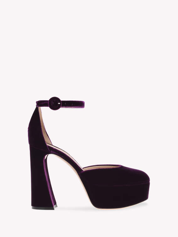 HOLLY D'ORSAY