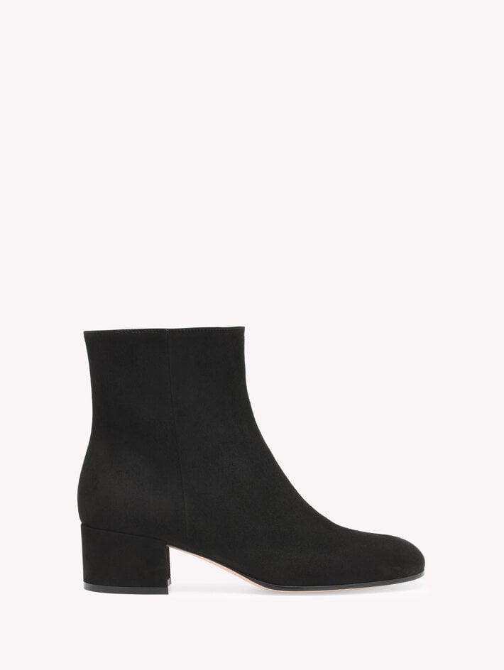 JOELLE 45 image number 1