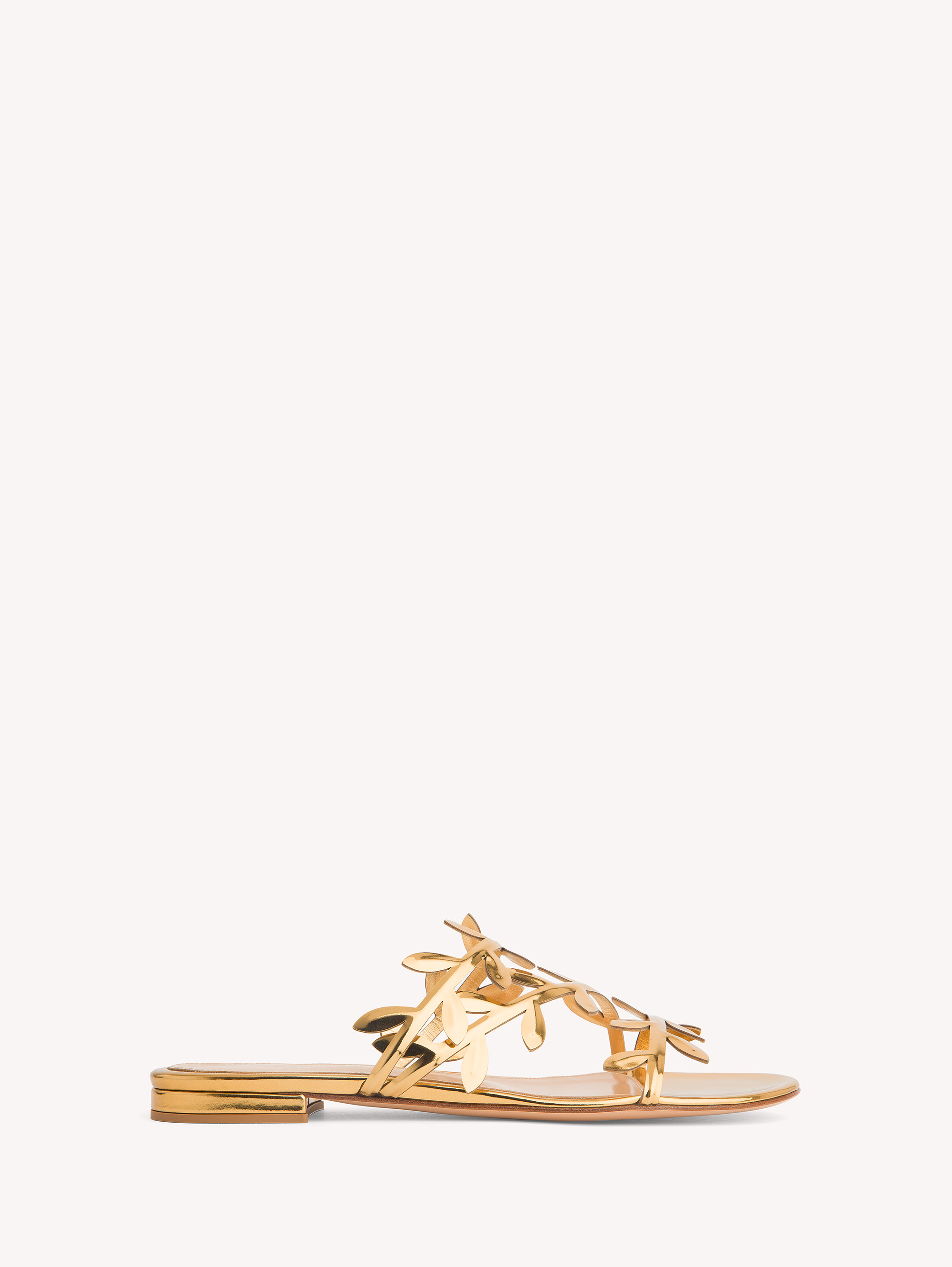 Gianvito Rossi Flavia Metallic Leather Flats In Gold